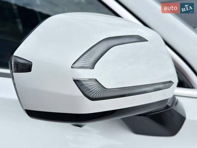 Белый Хендай Palisade, объемом двигателя 3.78 л и пробегом 21 тыс. км за 40000 $, фото 6 на Automoto.ua