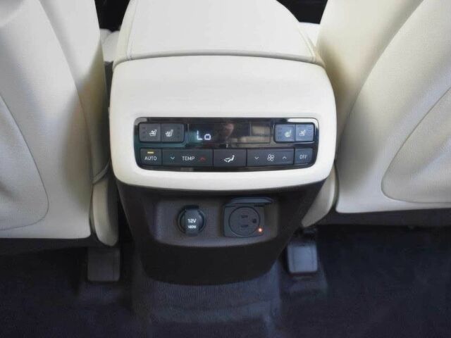 Білий Хендай Palisade, об'ємом двигуна 2 л та пробігом 12 тис. км за 16000 $, фото 10 на Automoto.ua