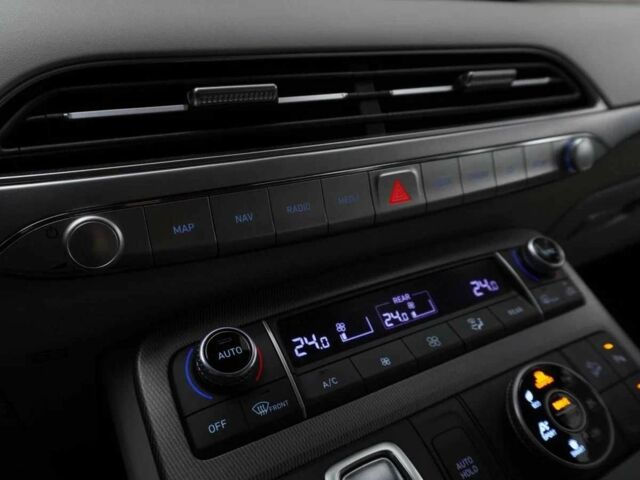 Білий Хендай Palisade, об'ємом двигуна 2.2 л та пробігом 90 тис. км за 33000 $, фото 16 на Automoto.ua