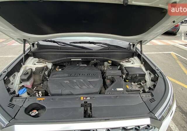 Белый Хендай Palisade, объемом двигателя 2.2 л и пробегом 99 тыс. км за 33500 $, фото 11 на Automoto.ua