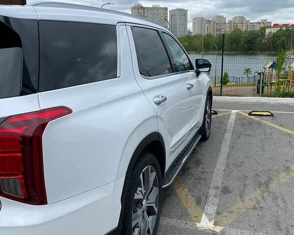 Белый Хендай Palisade, объемом двигателя 2.2 л и пробегом 99 тыс. км за 33500 $, фото 7 на Automoto.ua