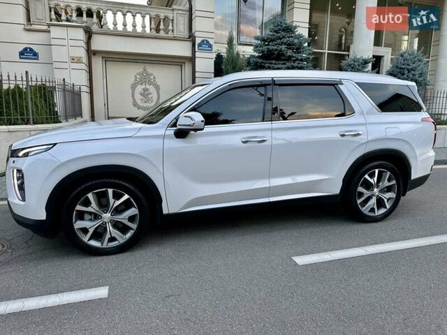 Белый Хендай Palisade, объемом двигателя 2.2 л и пробегом 58 тыс. км за 39000 $, фото 3 на Automoto.ua