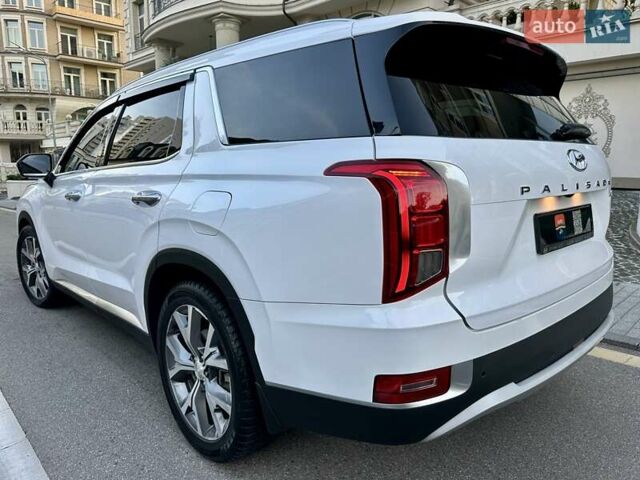 Белый Хендай Palisade, объемом двигателя 2.2 л и пробегом 58 тыс. км за 39000 $, фото 6 на Automoto.ua