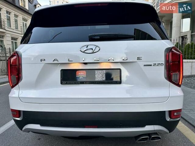 Белый Хендай Palisade, объемом двигателя 2.2 л и пробегом 58 тыс. км за 39000 $, фото 5 на Automoto.ua