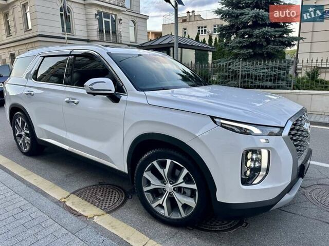 Белый Хендай Palisade, объемом двигателя 2.2 л и пробегом 58 тыс. км за 39000 $, фото 8 на Automoto.ua