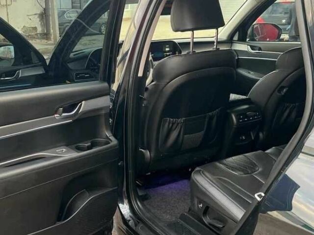 Черный Хендай Palisade, объемом двигателя 0 л и пробегом 98 тыс. км за 29400 $, фото 6 на Automoto.ua