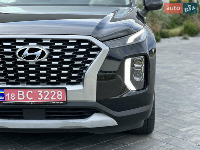 Черный Хендай Palisade, объемом двигателя 3.78 л и пробегом 143 тыс. км за 22300 $, фото 1 на Automoto.ua