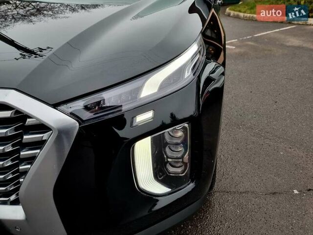 Черный Хендай Palisade, объемом двигателя 2.2 л и пробегом 107 тыс. км за 29900 $, фото 5 на Automoto.ua