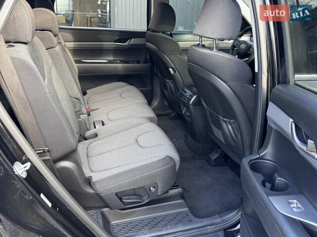Черный Хендай Palisade, объемом двигателя 3.78 л и пробегом 144 тыс. км за 26700 $, фото 14 на Automoto.ua