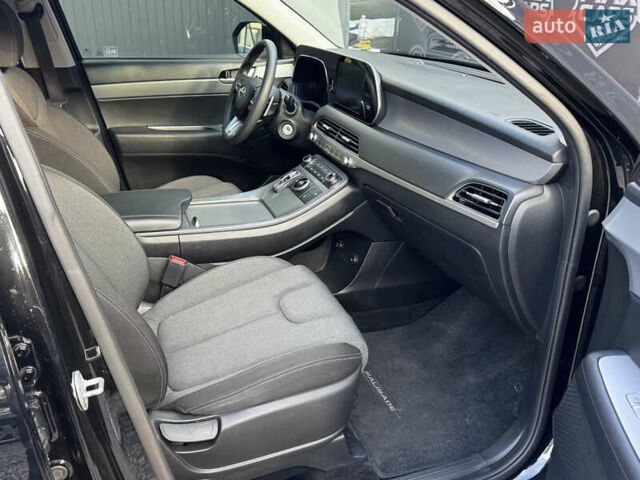 Черный Хендай Palisade, объемом двигателя 3.78 л и пробегом 144 тыс. км за 26700 $, фото 16 на Automoto.ua