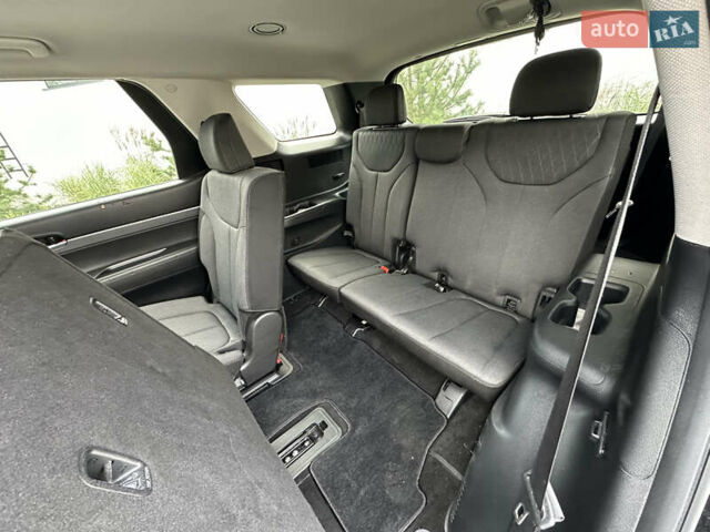Черный Хендай Palisade, объемом двигателя 3.78 л и пробегом 143 тыс. км за 22300 $, фото 25 на Automoto.ua