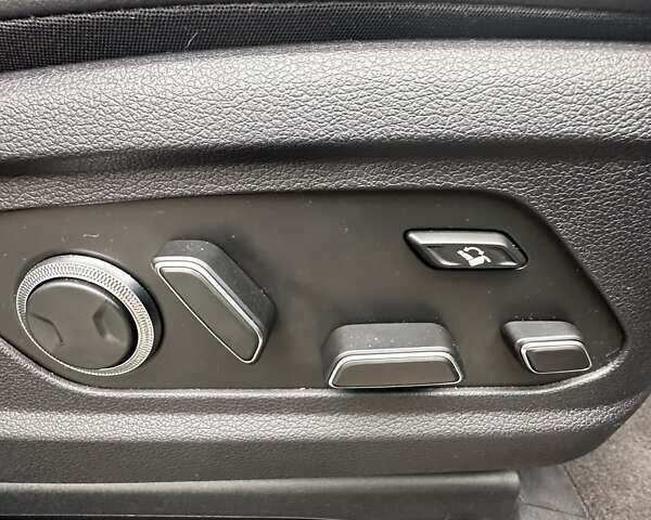 Сірий Хендай Palisade, об'ємом двигуна 3.78 л та пробігом 27 тис. км за 57000 $, фото 22 на Automoto.ua