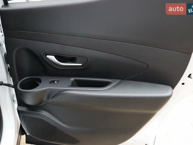 Белый Хендай Santa Cruz, объемом двигателя 2.5 л и пробегом 22 тыс. км за 34900 $, фото 40 на Automoto.ua