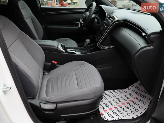 Белый Хендай Santa Cruz, объемом двигателя 2.5 л и пробегом 22 тыс. км за 34900 $, фото 37 на Automoto.ua