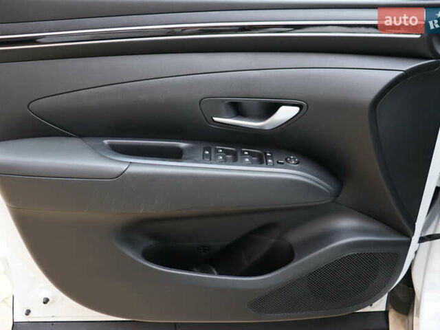 Белый Хендай Santa Cruz, объемом двигателя 2.5 л и пробегом 22 тыс. км за 34900 $, фото 13 на Automoto.ua