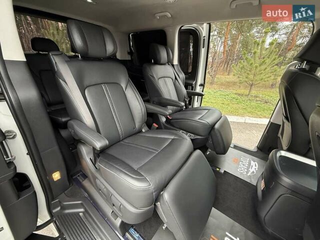 Белый Хендай Staria, объемом двигателя 2.2 л и пробегом 98 тыс. км за 45999 $, фото 48 на Automoto.ua