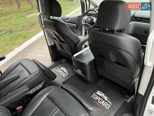 Белый Хендай Staria, объемом двигателя 2.2 л и пробегом 98 тыс. км за 45999 $, фото 41 на Automoto.ua