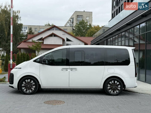 Белый Хендай Staria, объемом двигателя 2.2 л и пробегом 77 тыс. км за 46500 $, фото 20 на Automoto.ua