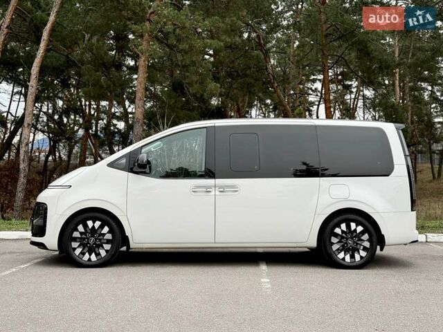 Белый Хендай Staria, объемом двигателя 2.2 л и пробегом 98 тыс. км за 45999 $, фото 8 на Automoto.ua