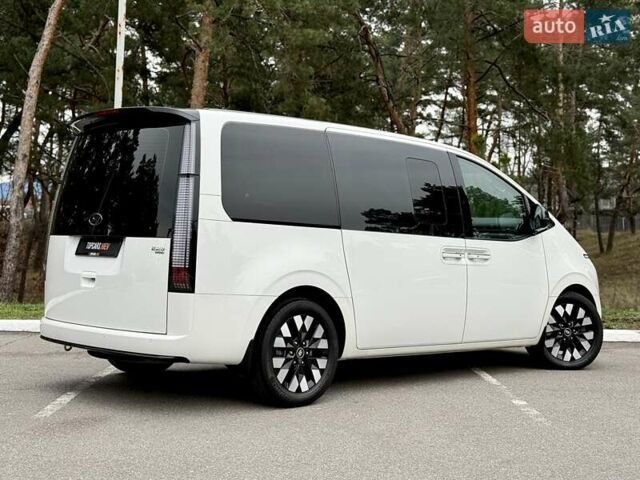 Белый Хендай Staria, объемом двигателя 2.2 л и пробегом 98 тыс. км за 45999 $, фото 18 на Automoto.ua