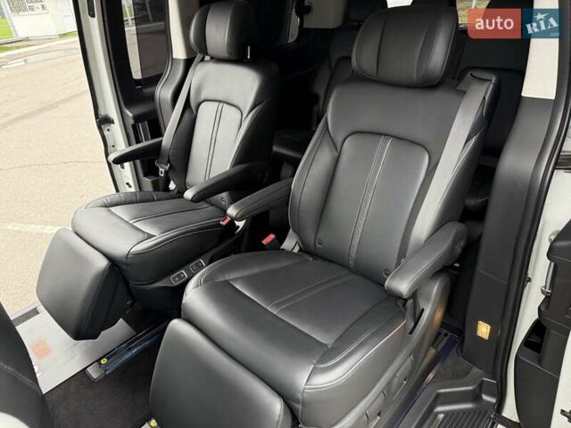 Белый Хендай Staria, объемом двигателя 2.2 л и пробегом 98 тыс. км за 45999 $, фото 57 на Automoto.ua