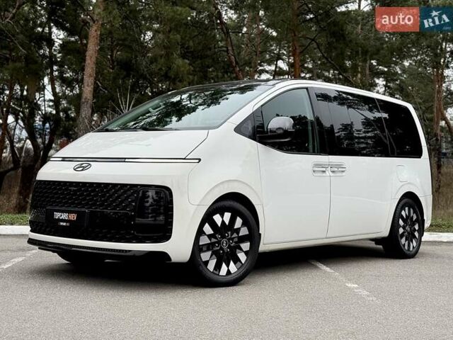 Белый Хендай Staria, объемом двигателя 2.2 л и пробегом 98 тыс. км за 45999 $, фото 5 на Automoto.ua