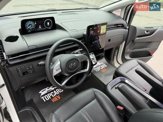 Белый Хендай Staria, объемом двигателя 2.2 л и пробегом 98 тыс. км за 45999 $, фото 64 на Automoto.ua