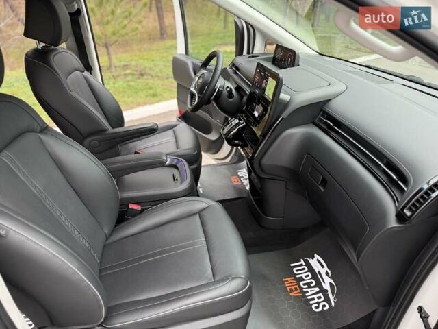 Белый Хендай Staria, объемом двигателя 2.2 л и пробегом 98 тыс. км за 45999 $, фото 30 на Automoto.ua