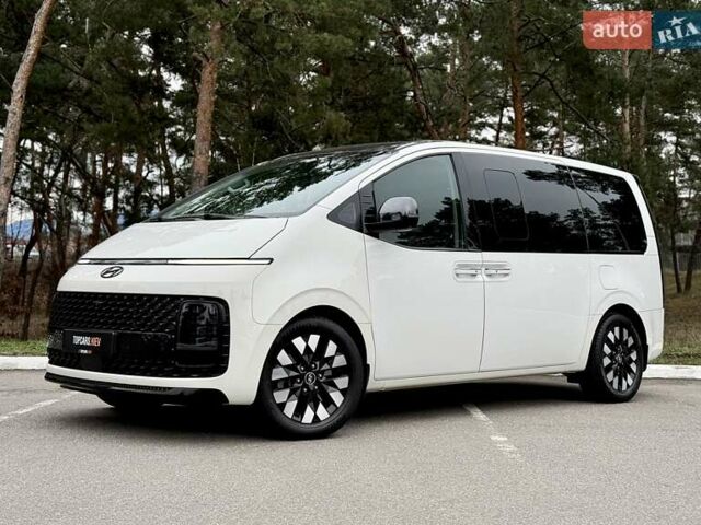 Белый Хендай Staria, объемом двигателя 2.2 л и пробегом 98 тыс. км за 45999 $, фото 6 на Automoto.ua