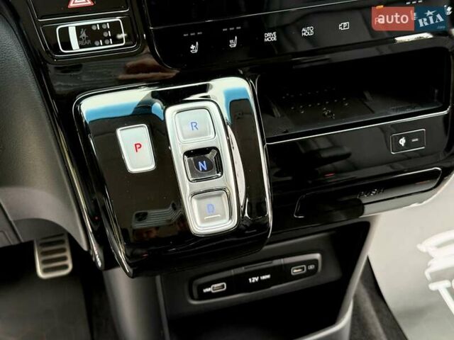 Белый Хендай Staria, объемом двигателя 2.2 л и пробегом 98 тыс. км за 45999 $, фото 74 на Automoto.ua