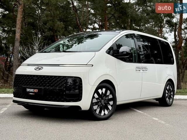 Белый Хендай Staria, объемом двигателя 2.2 л и пробегом 98 тыс. км за 45999 $, фото 4 на Automoto.ua