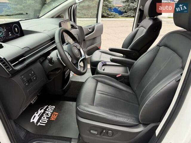 Белый Хендай Staria, объемом двигателя 2.2 л и пробегом 98 тыс. км за 45999 $, фото 60 на Automoto.ua