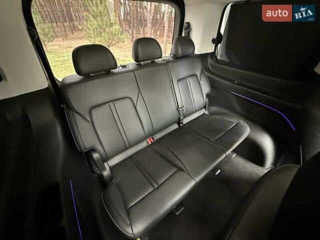 Белый Хендай Staria, объемом двигателя 2.2 л и пробегом 98 тыс. км за 45999 $, фото 49 на Automoto.ua