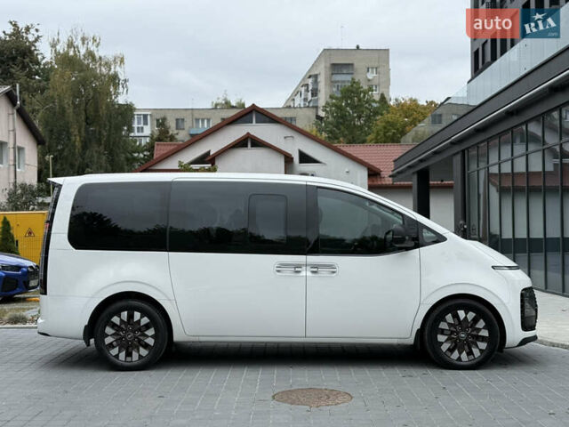 Белый Хендай Staria, объемом двигателя 2.2 л и пробегом 77 тыс. км за 46500 $, фото 11 на Automoto.ua