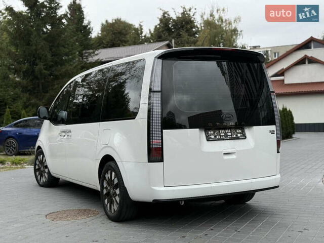 Белый Хендай Staria, объемом двигателя 2.2 л и пробегом 77 тыс. км за 46500 $, фото 16 на Automoto.ua