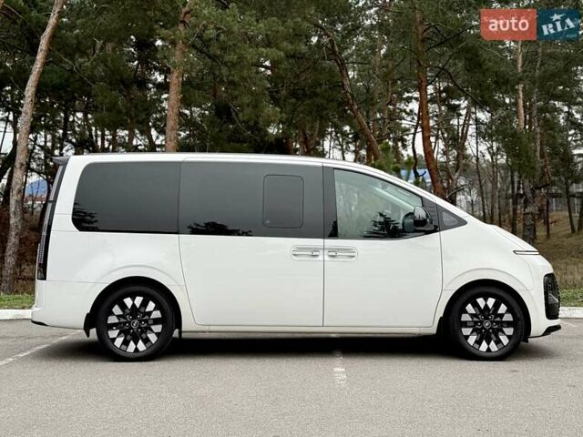 Белый Хендай Staria, объемом двигателя 2.2 л и пробегом 98 тыс. км за 45999 $, фото 20 на Automoto.ua