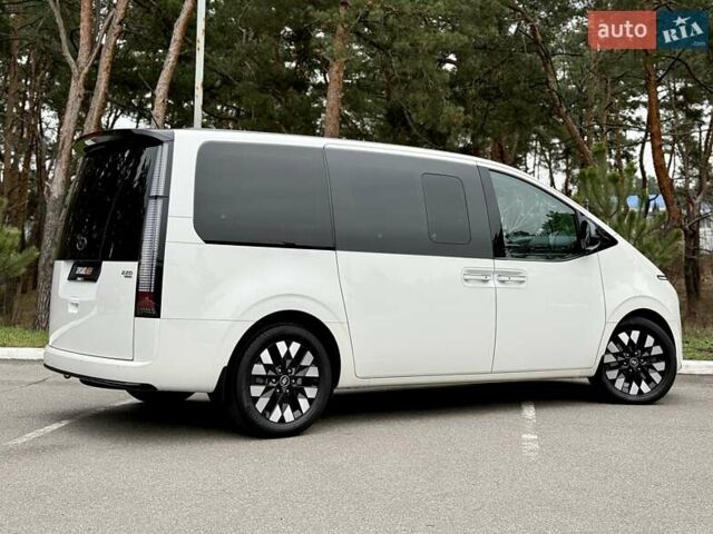 Белый Хендай Staria, объемом двигателя 2.2 л и пробегом 98 тыс. км за 45999 $, фото 19 на Automoto.ua