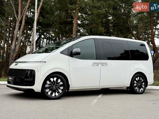 Белый Хендай Staria, объемом двигателя 2.2 л и пробегом 98 тыс. км за 45999 $, фото 7 на Automoto.ua