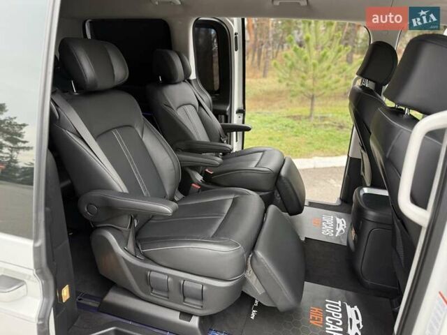 Белый Хендай Staria, объемом двигателя 2.2 л и пробегом 98 тыс. км за 45999 $, фото 38 на Automoto.ua