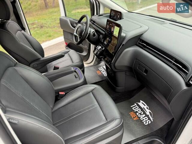Белый Хендай Staria, объемом двигателя 2.2 л и пробегом 98 тыс. км за 45999 $, фото 31 на Automoto.ua