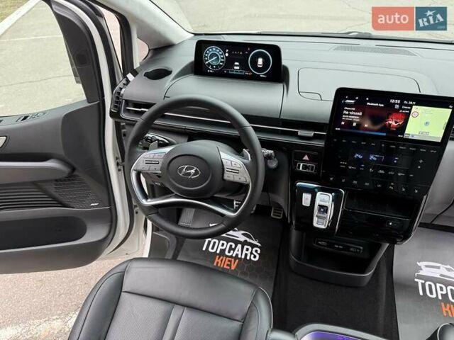 Белый Хендай Staria, объемом двигателя 2.2 л и пробегом 98 тыс. км за 45999 $, фото 67 на Automoto.ua