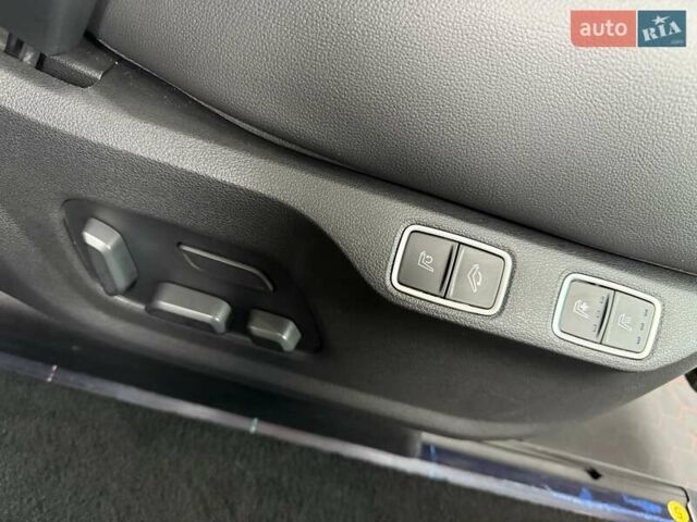 Белый Хендай Staria, объемом двигателя 2.2 л и пробегом 98 тыс. км за 45999 $, фото 45 на Automoto.ua