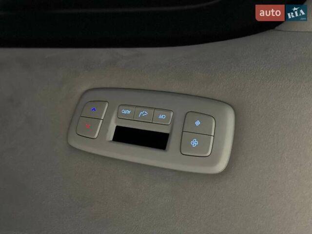 Белый Хендай Staria, объемом двигателя 2.2 л и пробегом 77 тыс. км за 49000 $, фото 22 на Automoto.ua