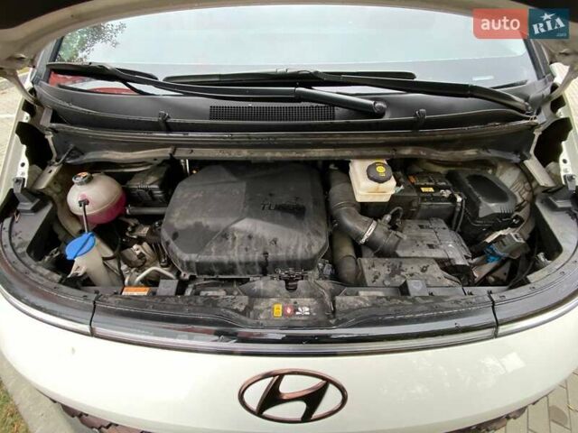 Белый Хендай Staria, объемом двигателя 2.2 л и пробегом 77 тыс. км за 49000 $, фото 25 на Automoto.ua