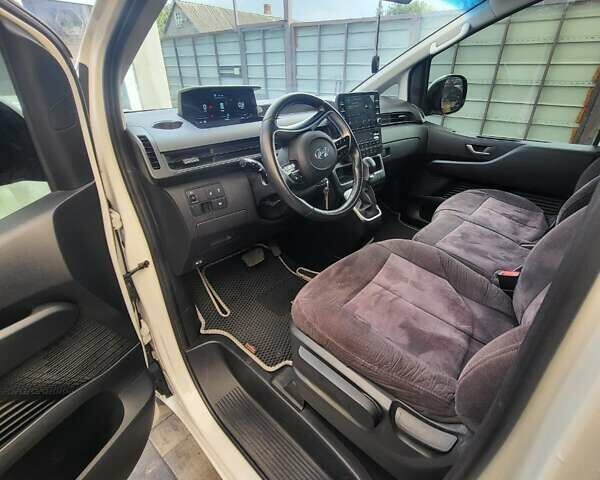 Белый Хендай Staria, объемом двигателя 2.2 л и пробегом 71 тыс. км за 39000 $, фото 13 на Automoto.ua