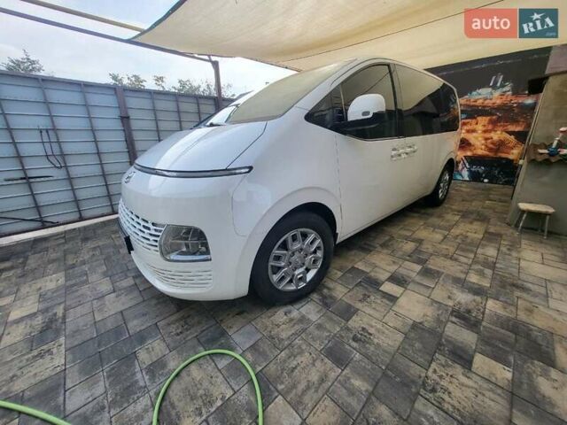 Белый Хендай Staria, объемом двигателя 2.2 л и пробегом 71 тыс. км за 39000 $, фото 7 на Automoto.ua