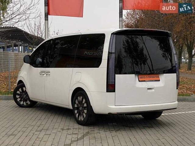 Білий Хендай Staria, об'ємом двигуна 2.2 л та пробігом 77 тис. км за 48999 $, фото 7 на Automoto.ua
