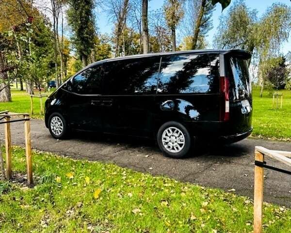 Черный Хендай Staria, объемом двигателя 2.2 л и пробегом 11 тыс. км за 42000 $, фото 9 на Automoto.ua