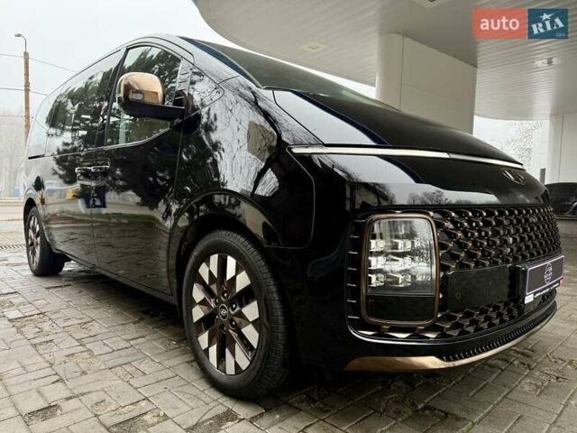 Чорний Хендай Staria, об'ємом двигуна 2.2 л та пробігом 8 тис. км за 59500 $, фото 10 на Automoto.ua