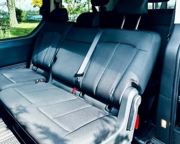 Черный Хендай Staria, объемом двигателя 2.2 л и пробегом 11 тыс. км за 42000 $, фото 17 на Automoto.ua